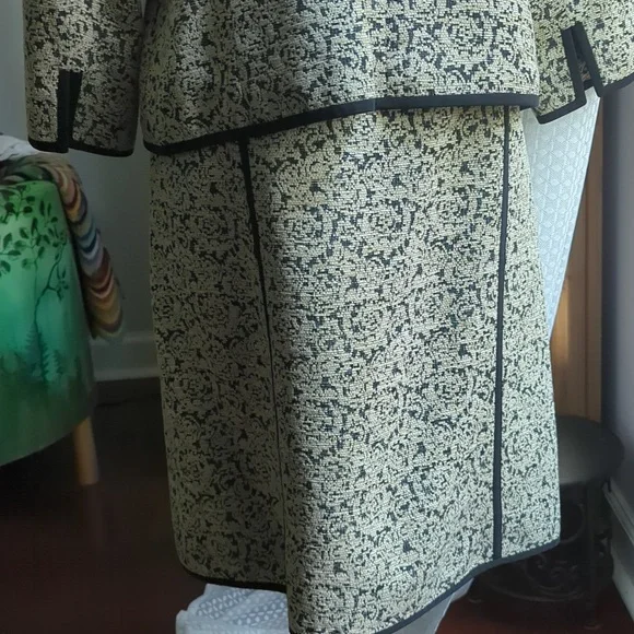 DONCASTER VELVETY BROCADE SKIRT SET SIZE 16
